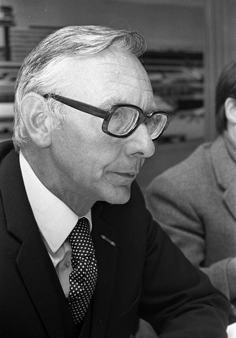 Max Van Der Stoel Max Van Der Stoel