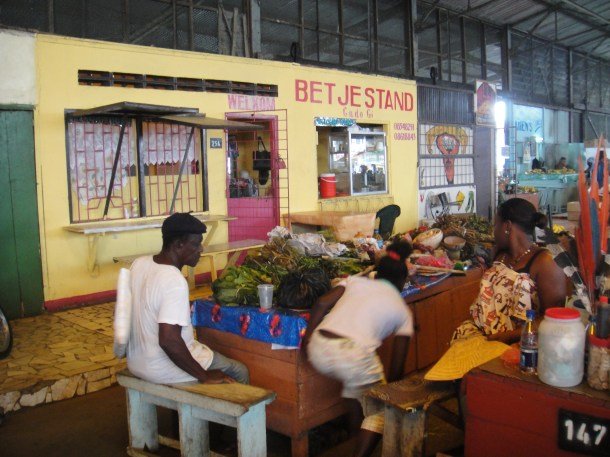 suriname-paramaribo (14) Voodoo market in Paramaribo, Suriname