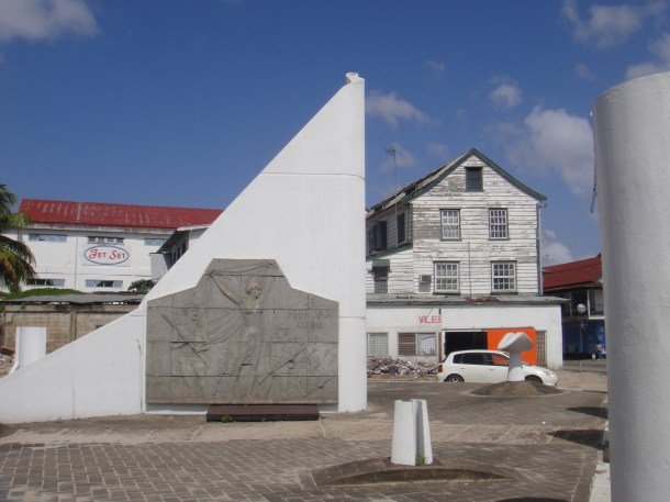 suriname-paramaribo (18) Monument to "liberation" of Paramaribo, Suriname