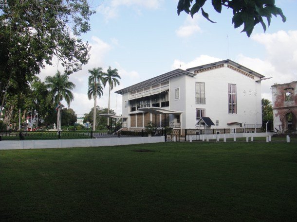 suriname-paramaribo (28) Ministry of Defense in Paramaribo, Suriname