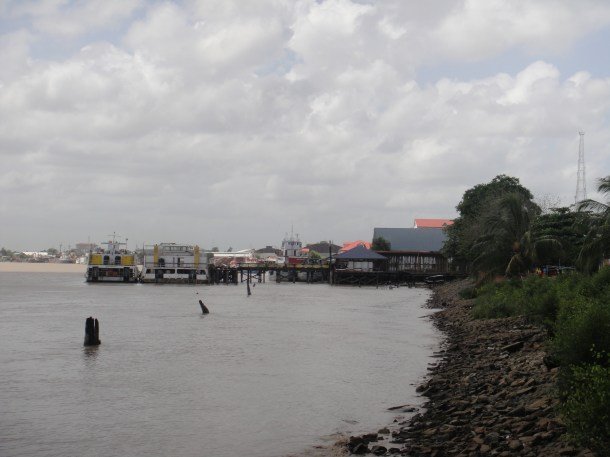 suriname-paramaribo (9) Easy river access for assault on Paramaribo, Suriname